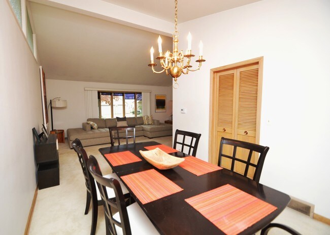 Foto del edificio - 10516 Somerset Dr