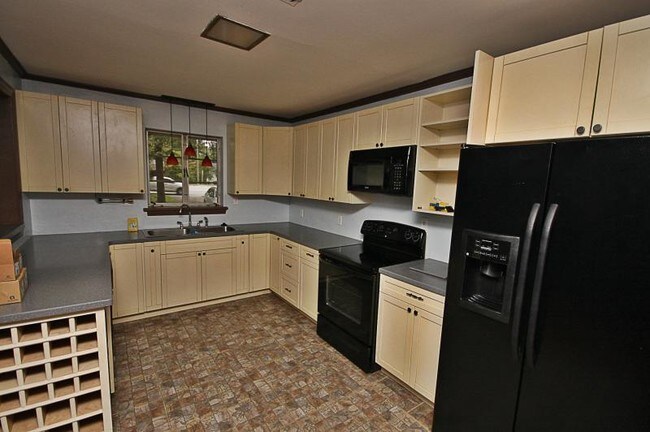 Foto del edificio - 909 SE Greenville Blvd