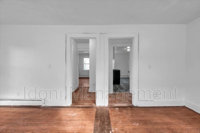 Building Photo - 168 Middlefield St
