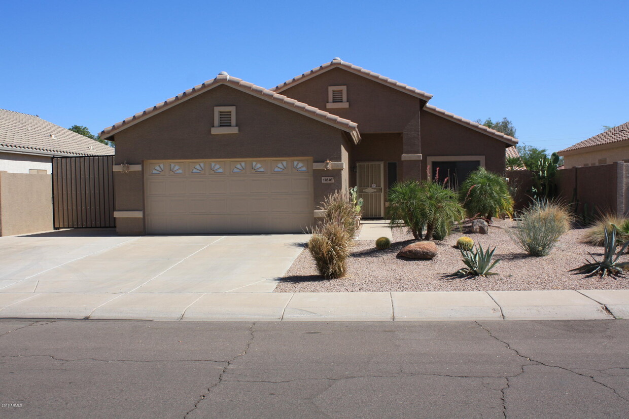 Foto principal - 11816 W Windsor Ave