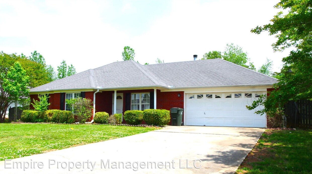 Primary Photo - 3 br, 2 bath House - 211 Elderberry Circle