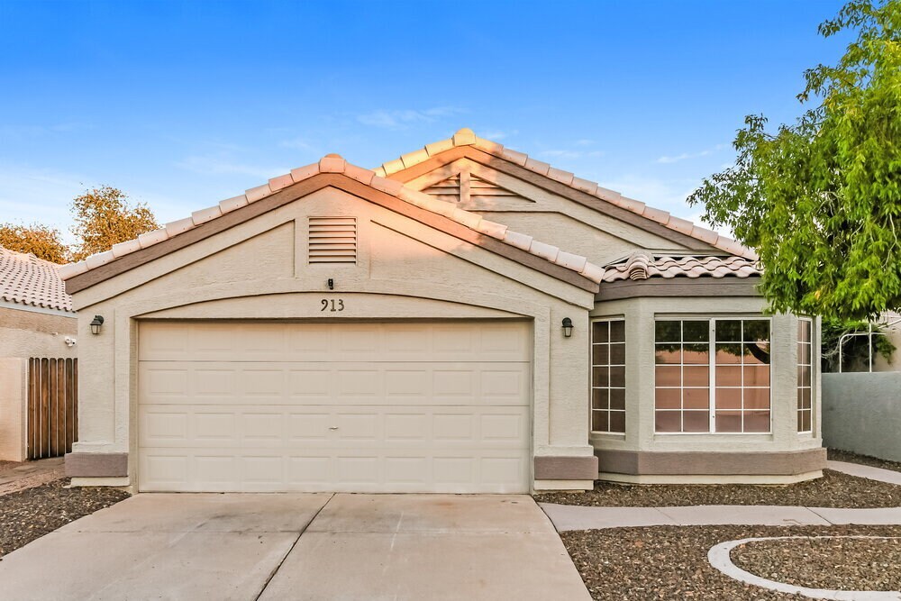 Foto principal - 913 S Scallop Dr