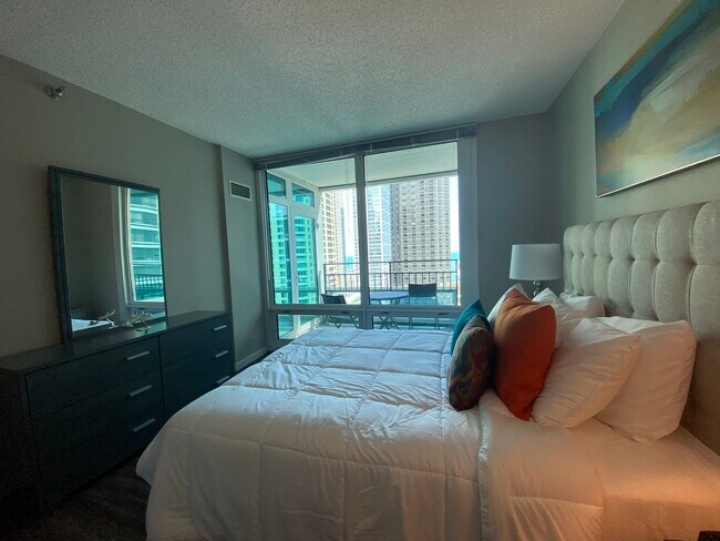 Foto del edificio - 541 N Fairbanks Ct