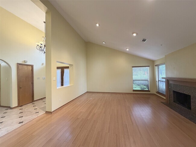 Building Photo - 13103 Waldemere Dr