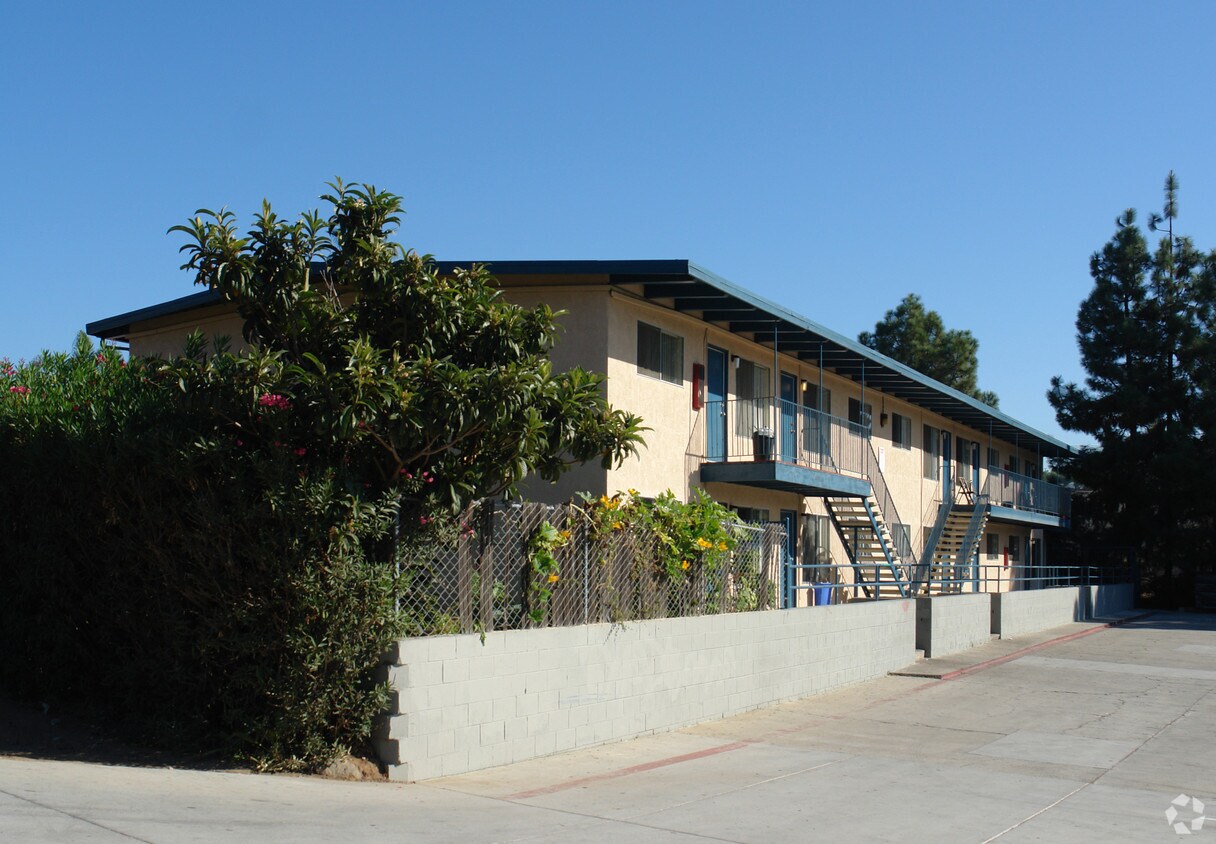 Primary Photo - 2240 Primrose Ave