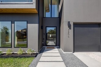Building Photo - 4806 Richmond Ave