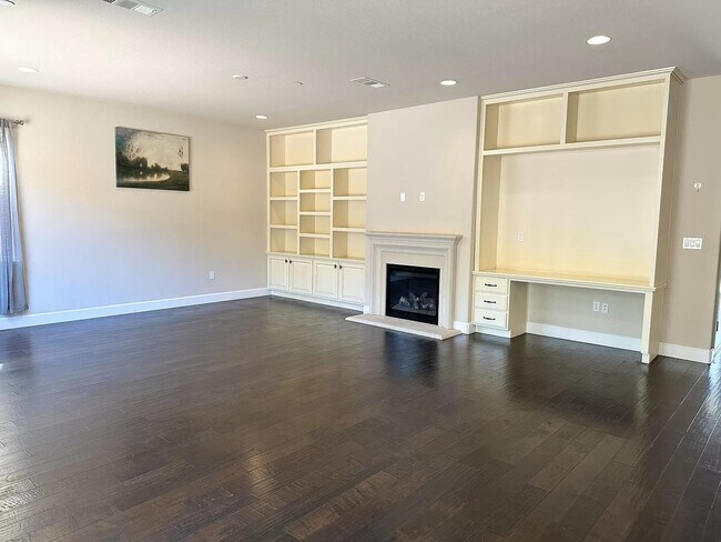 Building Photo - 2597 Bassetts Way