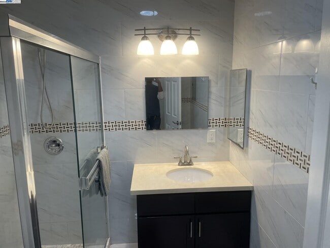 Foto del edificio - 586 39th Ave