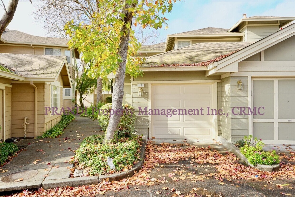 Spacious Corner Unit Townhome with Garage Apartment for Rent in