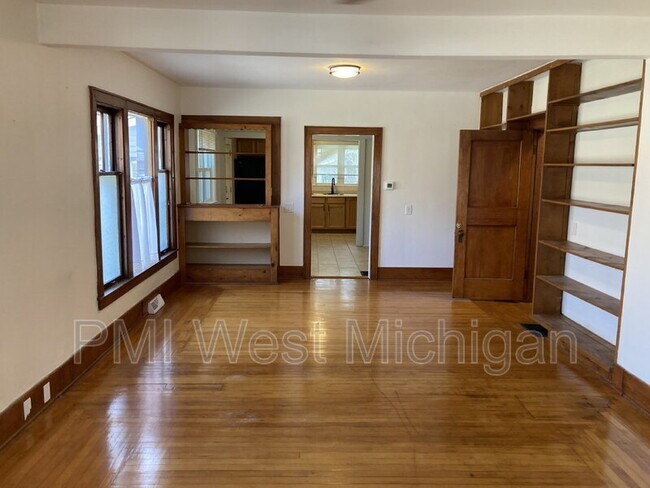 Foto del edificio - 1436 Matilda St NE