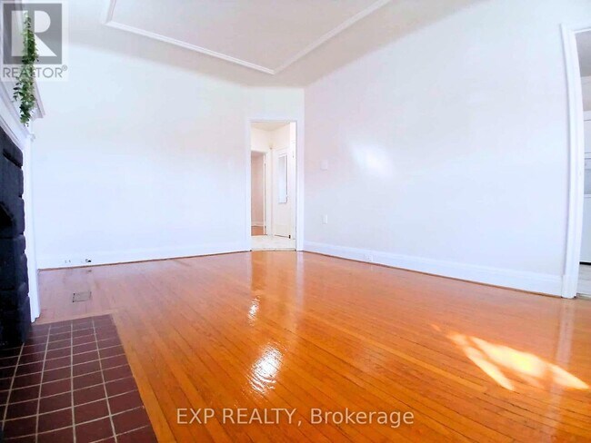 Building Photo - 310 Westwood Ave