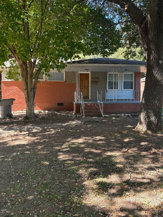 4 bedroom 2 bath home/ Located in Lincoln ... - 4 bedroom 2 bath home/ Located in Lincoln ...