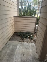 Building Photo - 7009 N Holiday Dr