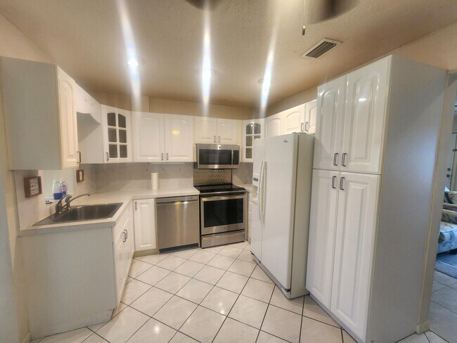 Foto del edificio - 108 SW 18th St