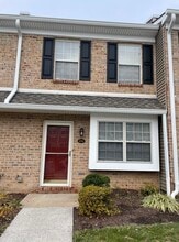 Building Photo - 696 Metro Ct