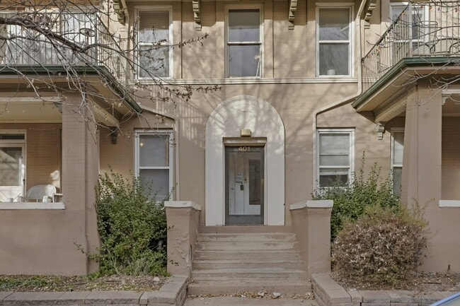 Foto del edificio - Spacious Two Bedroom in Cap Hill