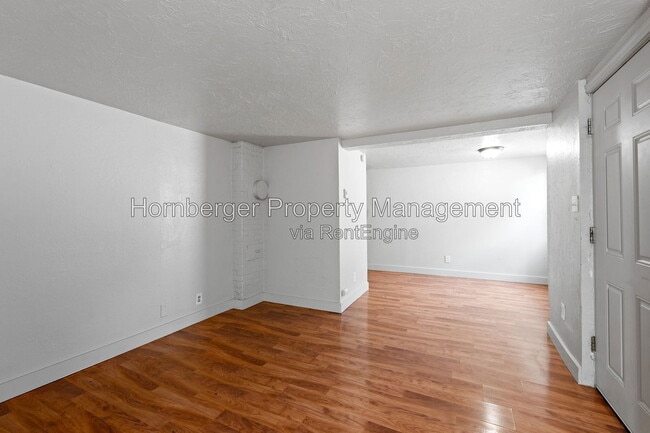 Building Photo - 1108 W 12th Ave