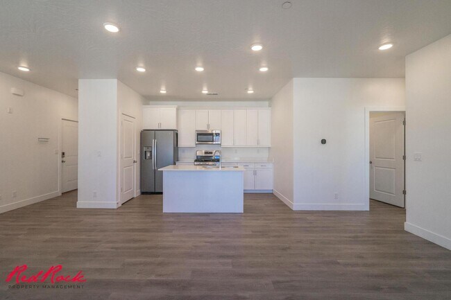 Foto del edificio - Pet Friendly 2 Bedroom Condo in Desert Color!