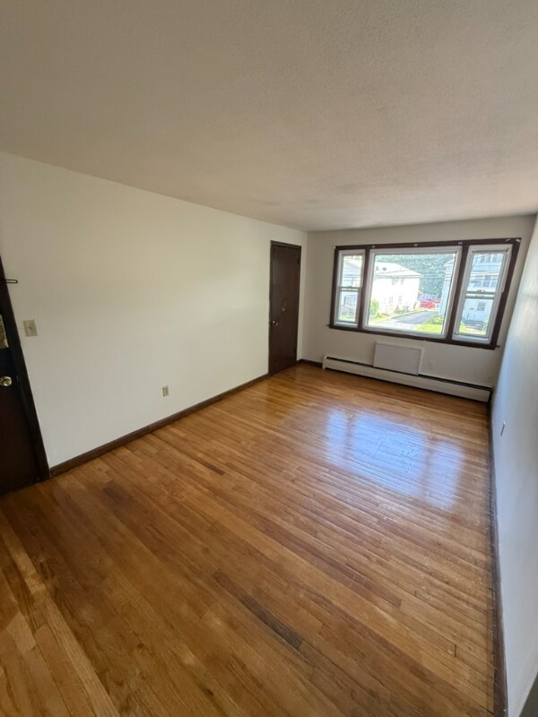 Foto principal - 372 Park St