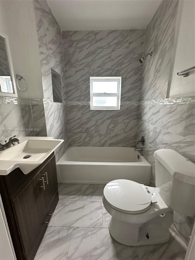 Foto del edificio - 1728 Rodman St