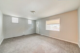 Building Photo - 438 Kathleen St