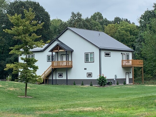 Building Photo - 501 E Winona Beach Dr