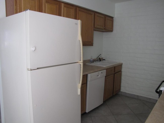 Building Photo - 8450 E Old Spanish Trail, #206
