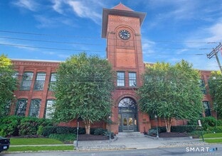 Building Photo - 25 Grand St