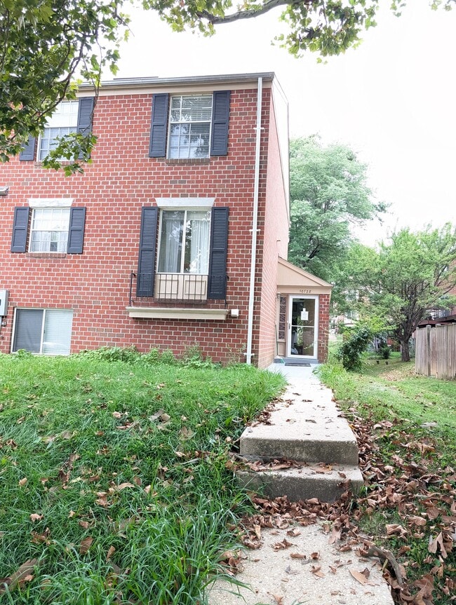 Building Photo - 10728 Bridlerein Terrace