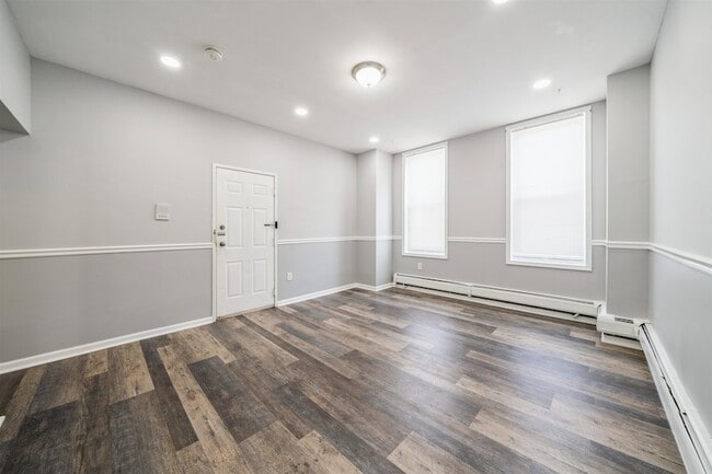 Photo - 309 14th St House