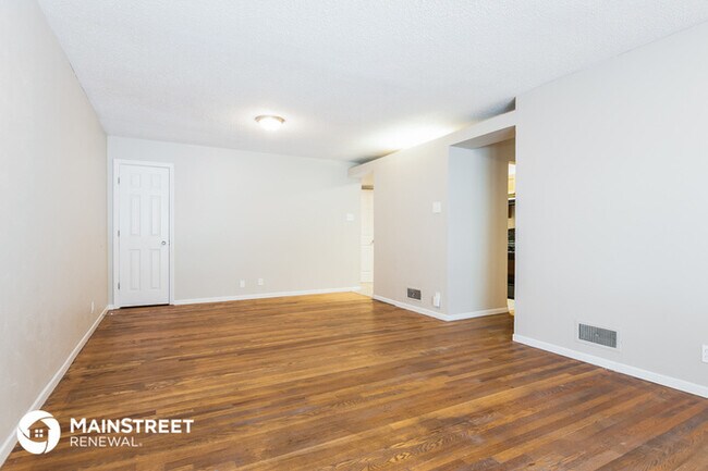 Building Photo - 10709 Spring Garden Dr
