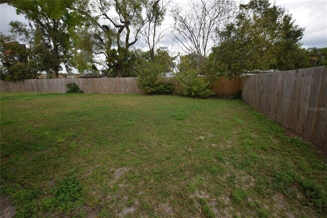Building Photo - 1031 Royal Palm Ave