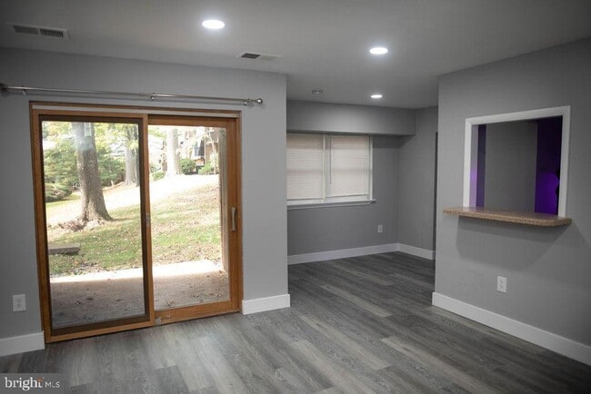 Building Photo - 119 Meadowview Ln