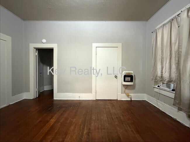 Foto del edificio - 612-B 18th St