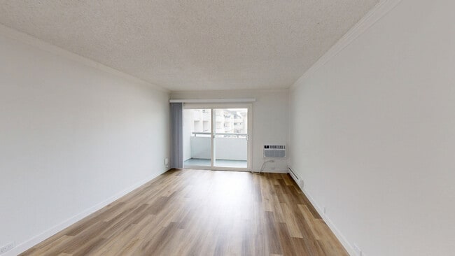 Interior Photo - Eight 80 Newport Beach