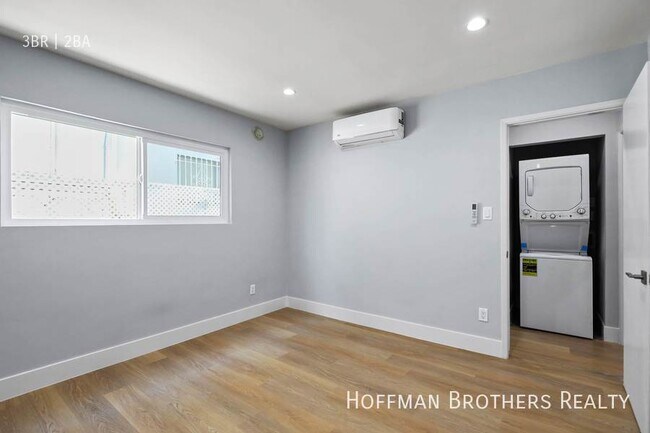Building Photo - 1671 Colby Ave Los Angeles, CA 90025