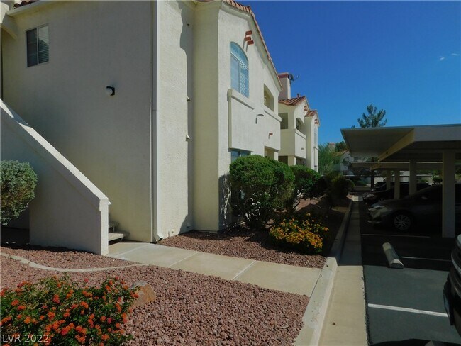 Building Photo - 698 S Racetrack Rd