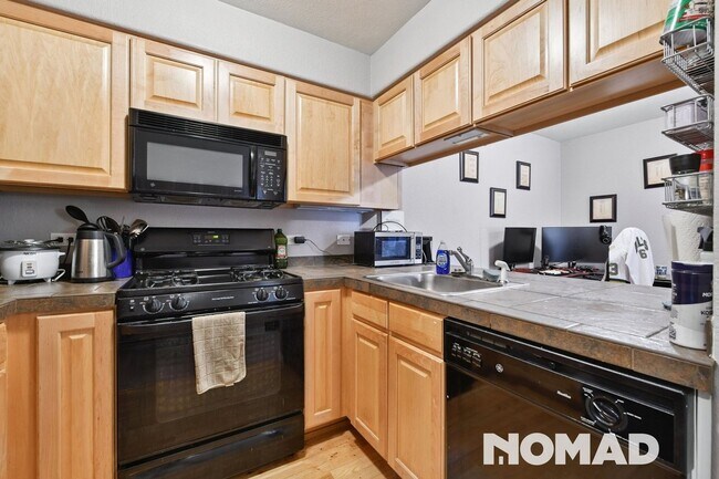 Building Photo - Charming 1BR Condo in Beautiful Boulder (N...
