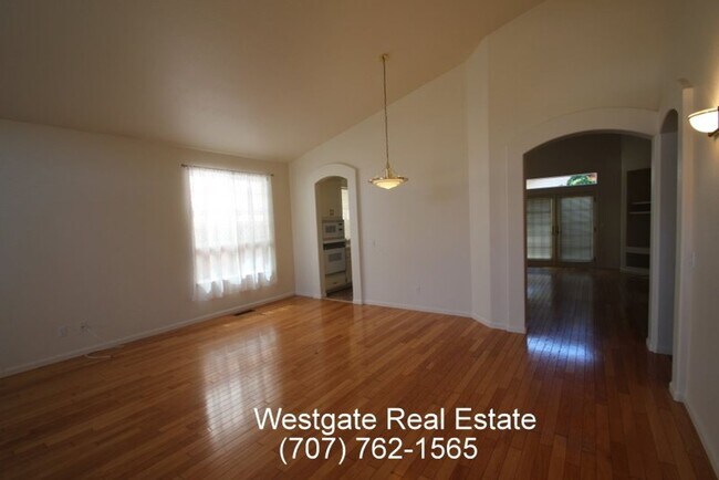 Foto del edificio - Beautiful single level 3/2 home located in...