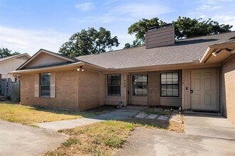 Building Photo - 708 Woodland Ct