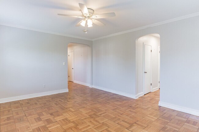 Building Photo - Spacious 1 Bedroom in Northwest DC!