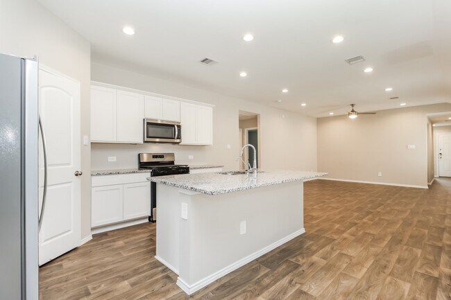 Building Photo - 9913 Gln Brk Ln