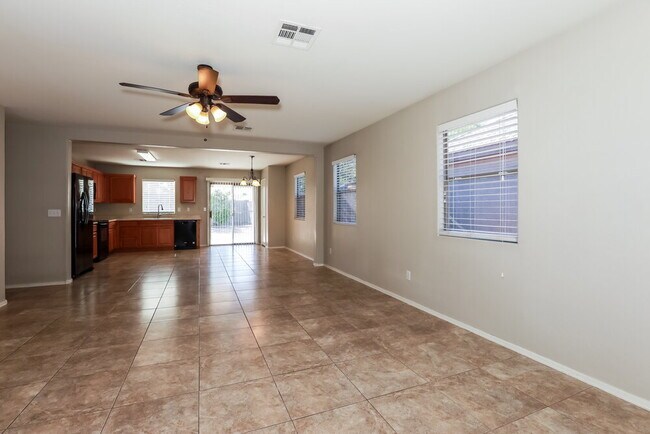 Building Photo - 2081 E Paso Fino Dr