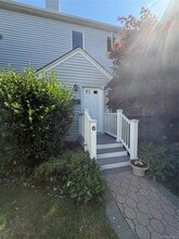 Building Photo - 6 Cornell Pl