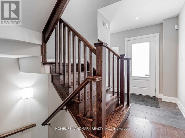 Photo du bâtiment - 158b Glebemount Ave