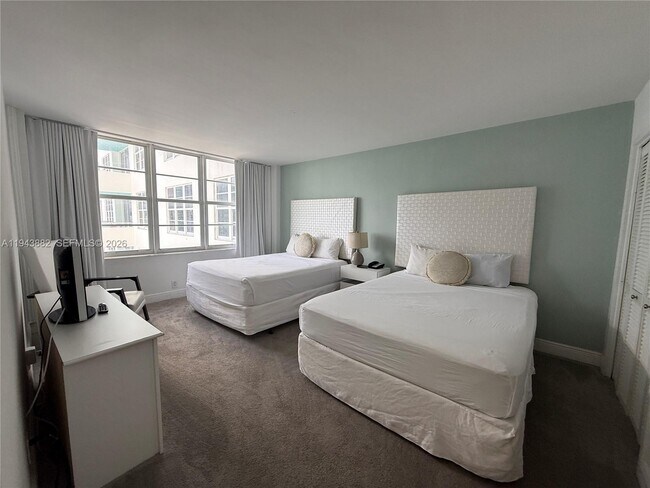 Foto del edificio - 5101 Collins Ave