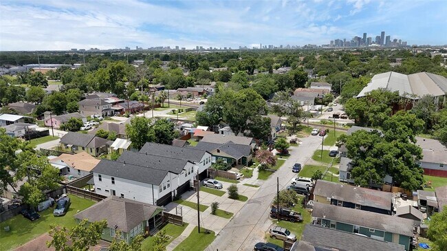 Foto del edificio - 7318 Avenue L