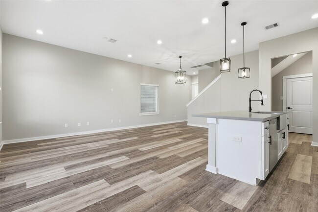 Foto del edificio - 417 Stonework Sage Ln