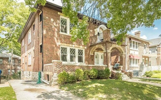 Foto del edificio - 7375 Amherst Ave