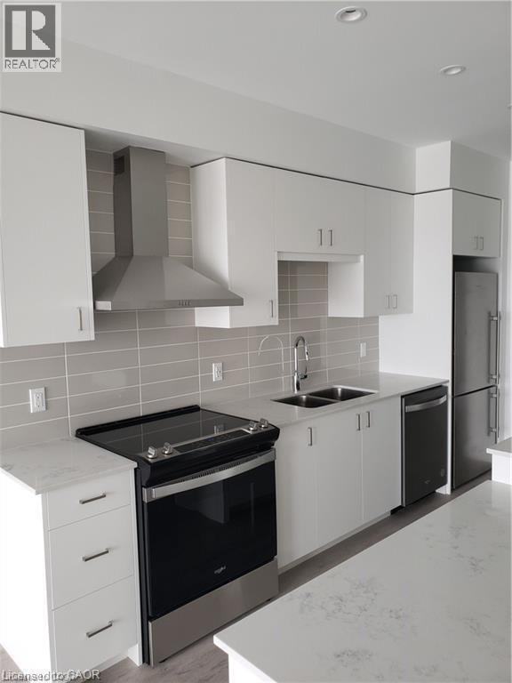 Primary Photo - 15 Glebe St